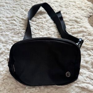 Lululemon Everyday belt bag, black, 1 litre